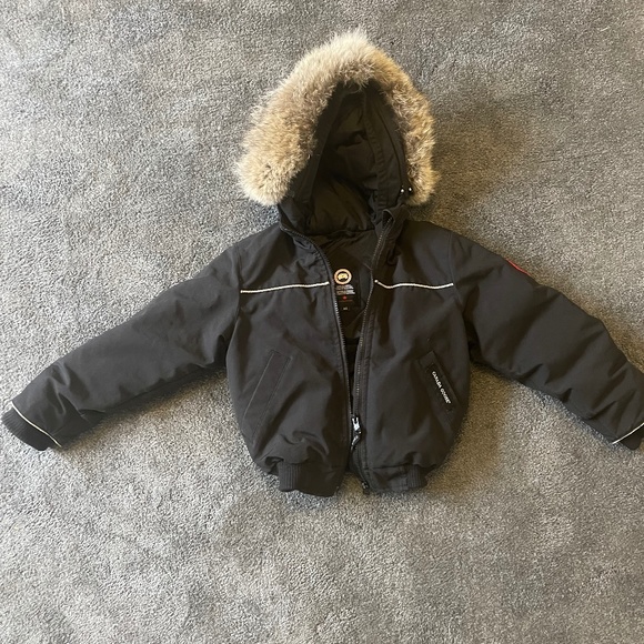 Canada GooseLittle Kid's Grizzly Bomber Jacket Size 4-5 in Black